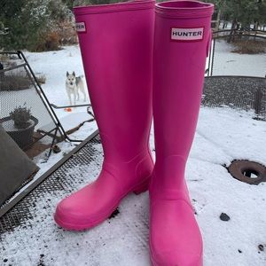 Pink Hunter tall rain boots.  Very good condition